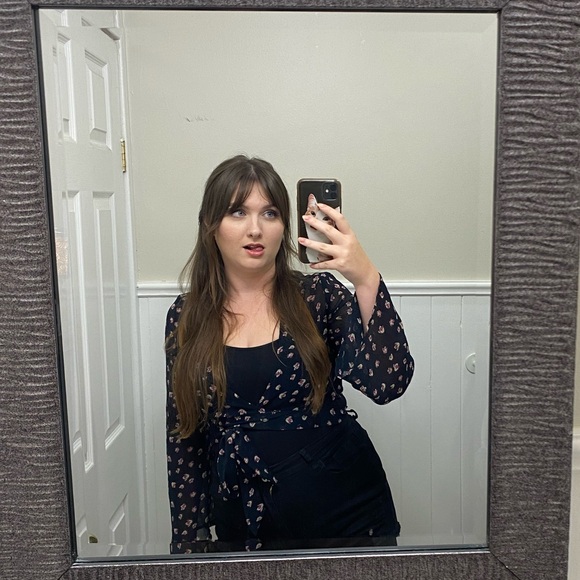 Meet your Posher, Hannah! - Picture 3 of 5